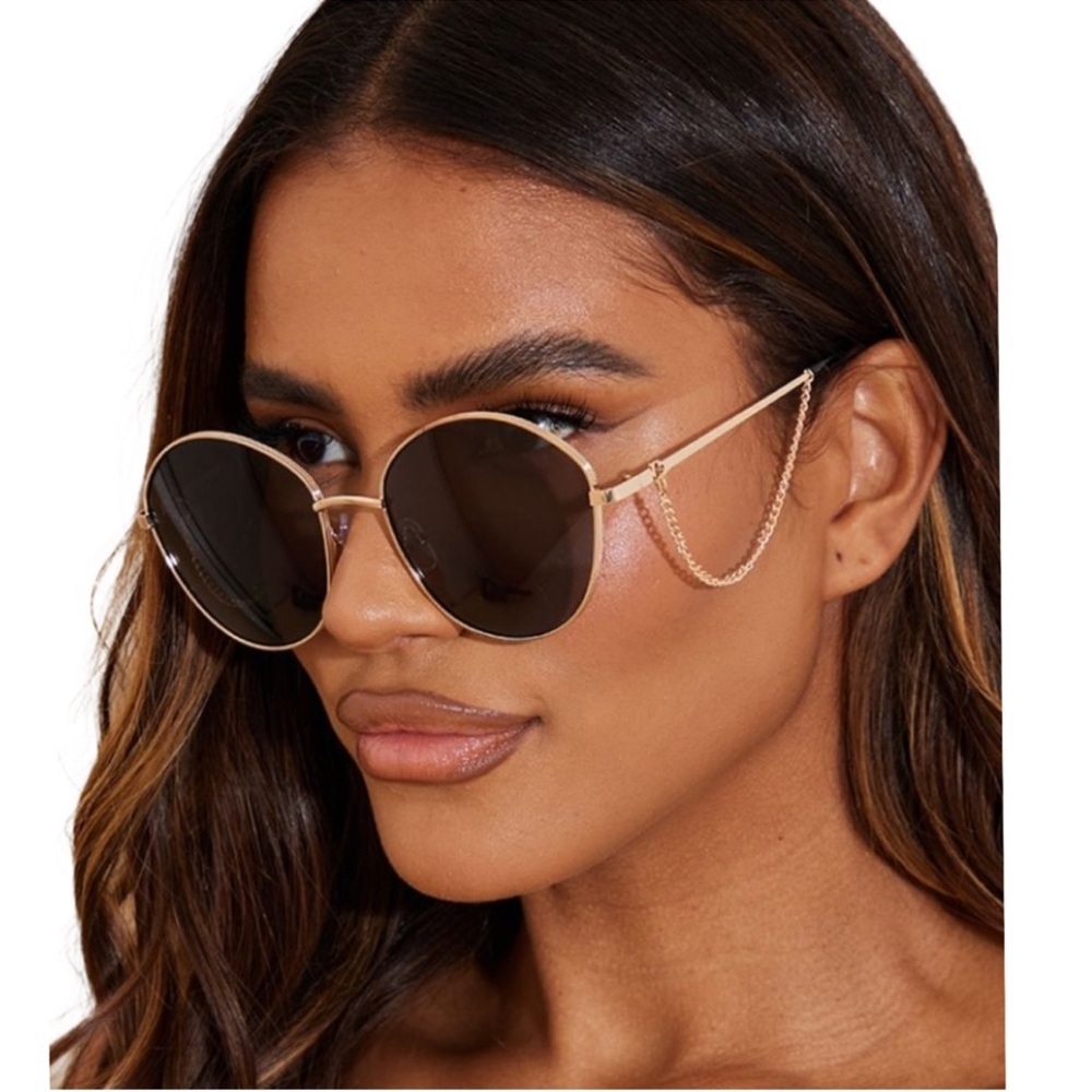 NWT PRETTYLITTLETHING Black Dangly Chain Detail Round Gold Tone Frame Sunglasses